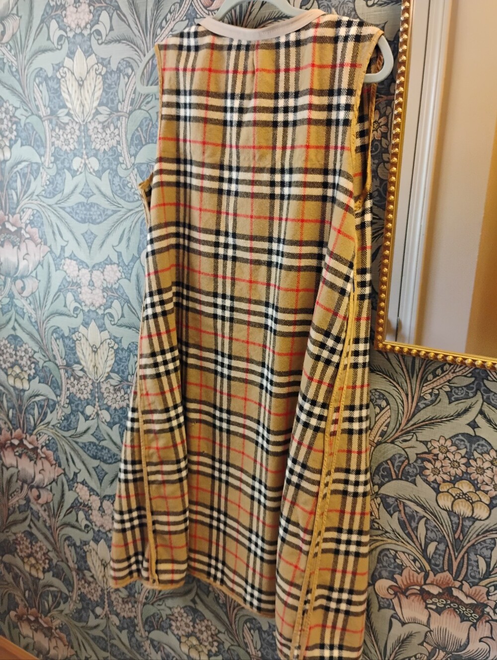 Vintage Burberry Beige Trench Coat with Removable Liner - Picture 11 of 16